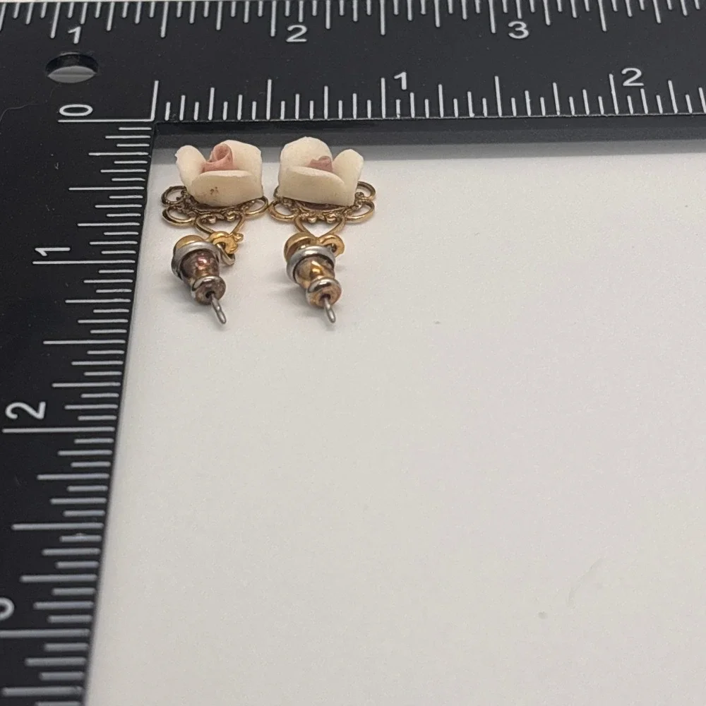 Vintage Floral‎ Dangle Earrings Gold Tone Porcelain Rose